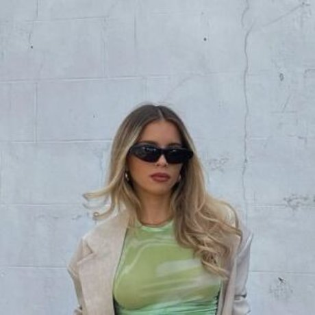 Anneka Madgett model best photos