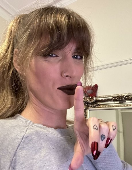 Mistress Meow TS star sexy pictures