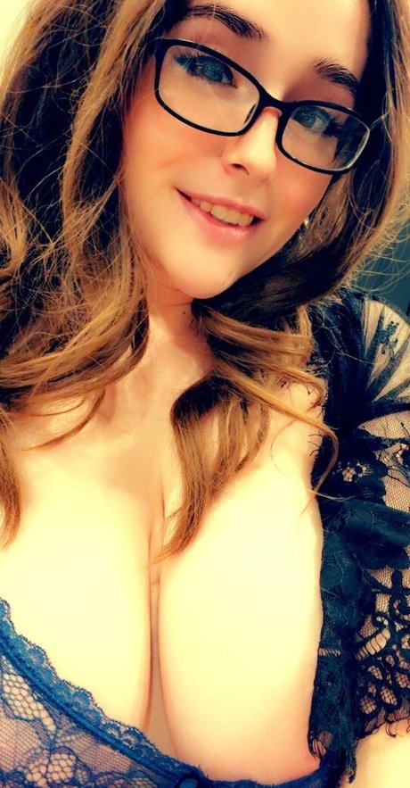 Sophia Swallow sex actress img