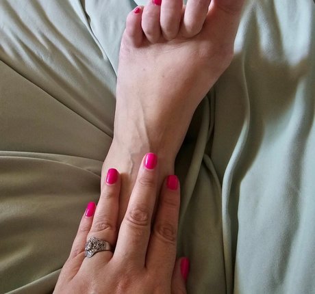 Ave Stone star art archive