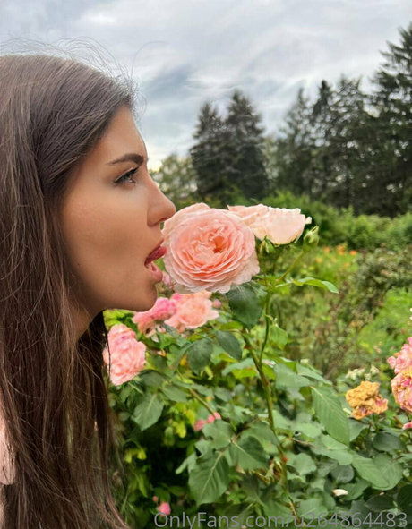 vika ua model nude image