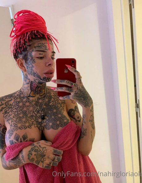 nahirgloriaokk hot star pics