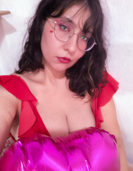 camiisun model beautiful img