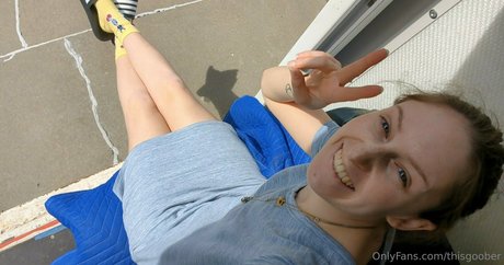 thisgoober model erotic pic