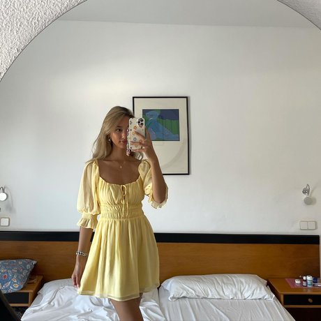 thuvnn pornstar high quality images