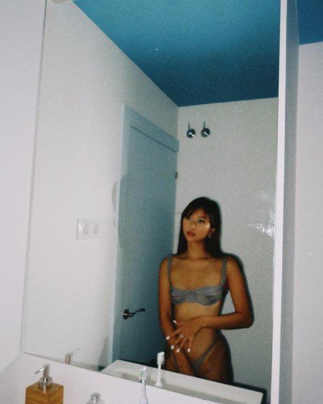 thuvnn hd pornstar images