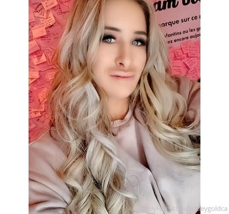 ashleygoldca model sexy galleries