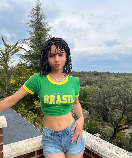 Larissa Kimberly star high quality galleries