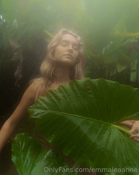 emmaleaanne adult model pictures