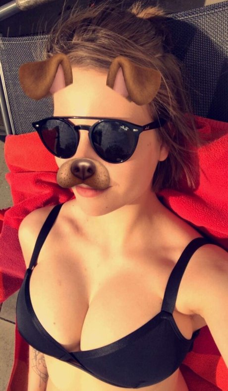 Melina Sophie erotic pornstar pics