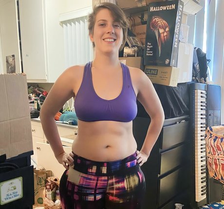 Mindless Entertainment pretty actress picture