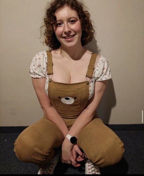 Lucyqueenofchaos porn actress image