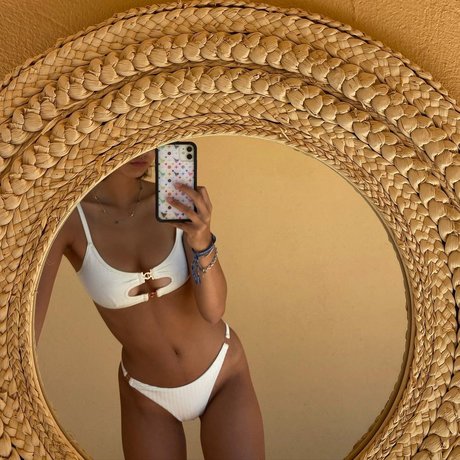 Elleerasmuss erotic actress photo