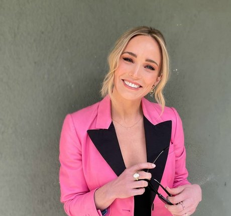 Caity Lotz pornstar top picture