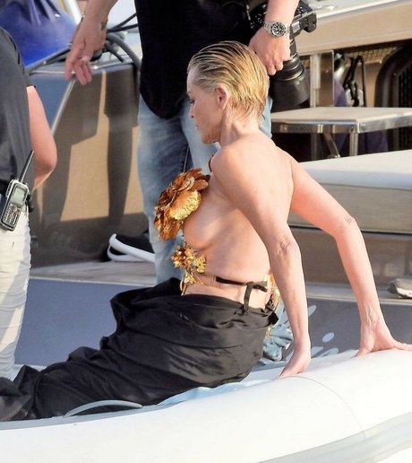 Sharon Stone model xxx img