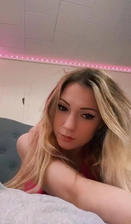 Little Momma exclusive pornstar gallery