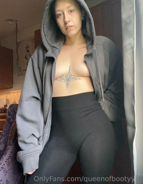 queenofbootyy__ sex actress gallery