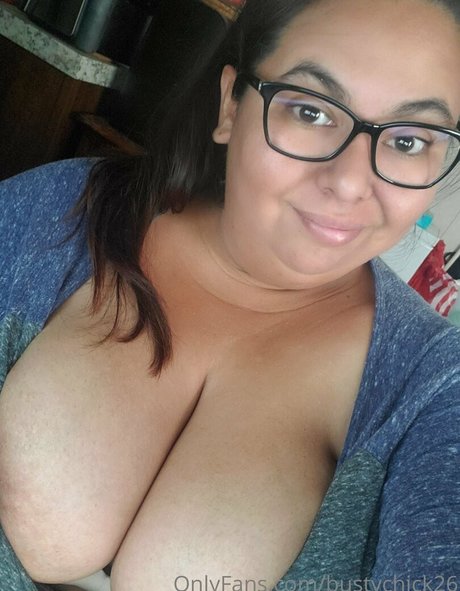 bustychick26 pornstar nudes pics