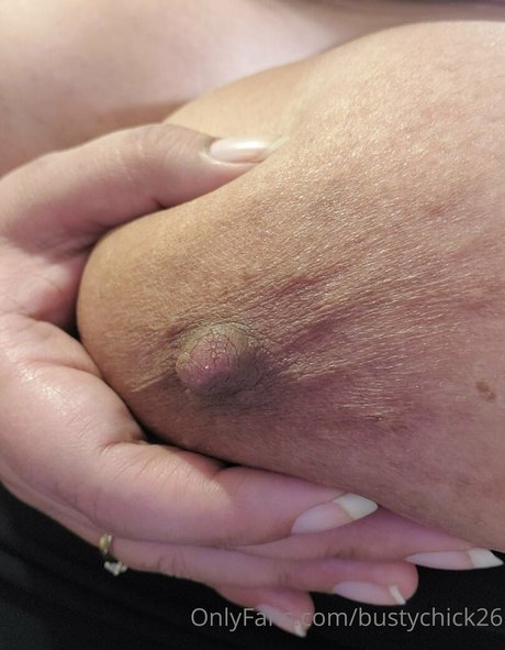 bustychick26 star perfect picture