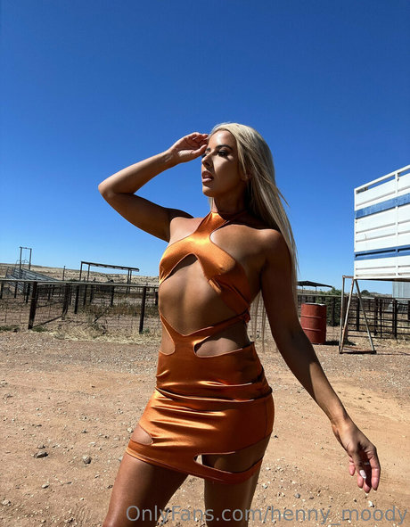 henny moody perfect actress archive