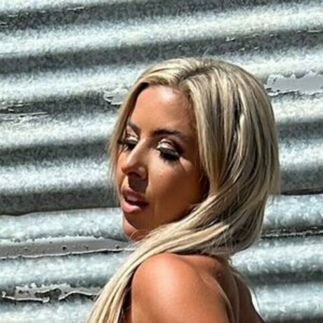 henny moody star xxx galleries