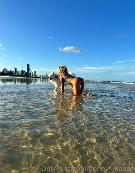 henny moody model porn photos