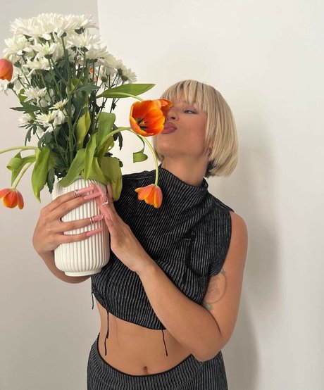 Nathy Peluso pornstar high quality image