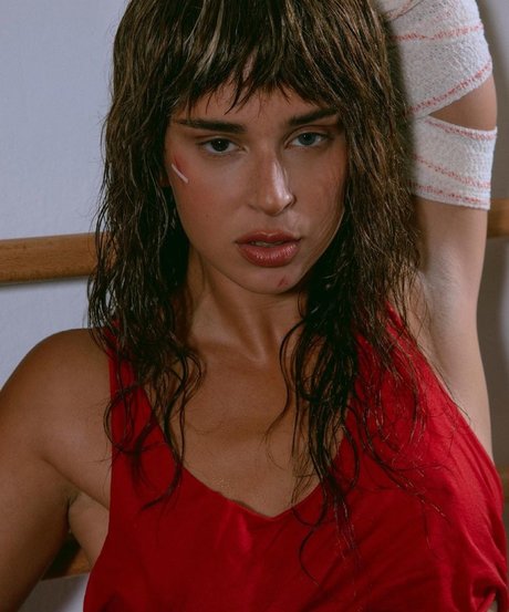 Nathy Peluso nice star img