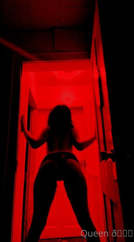 queenbitch1998 pornstar pic