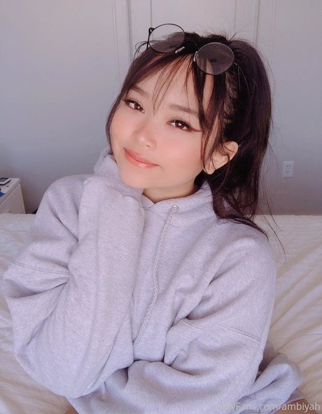 ambiyah adult model gallery