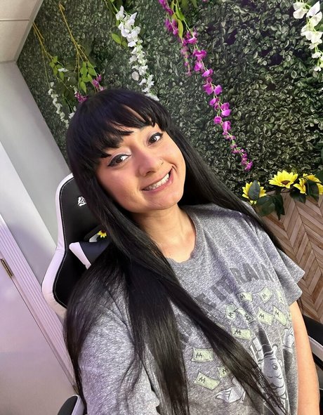 delilahmoonxtra star naked archive