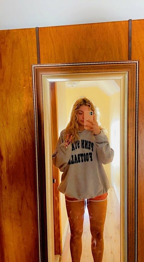 meakelena pornstar naked picture