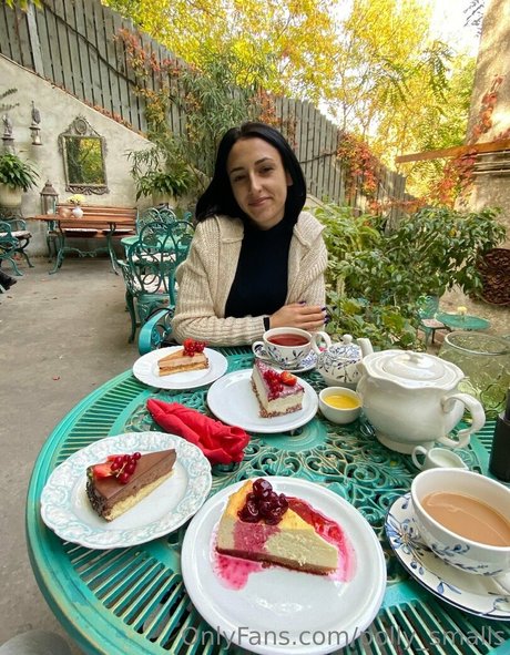 polly smalls model exclusive photo