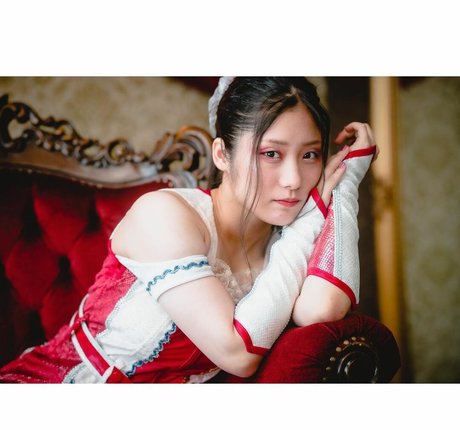 WomenJoshi erotic star images