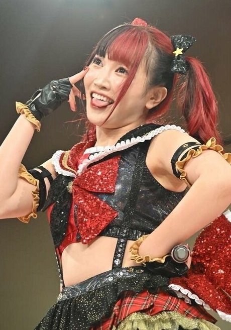 WomenJoshi model pornographic photo