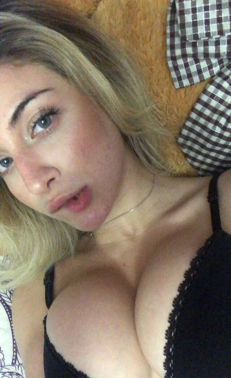 notcomba model erotic picture