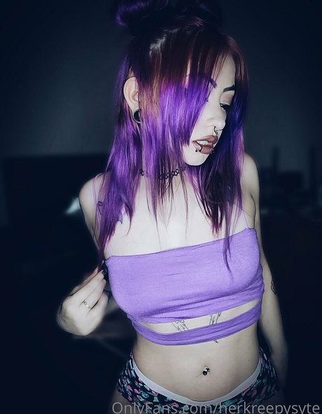 herkreepysyte model pretty gallery