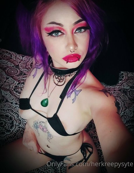 herkreepysyte model picture