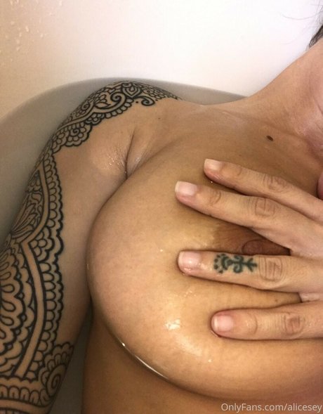 Alicesey model hot archive