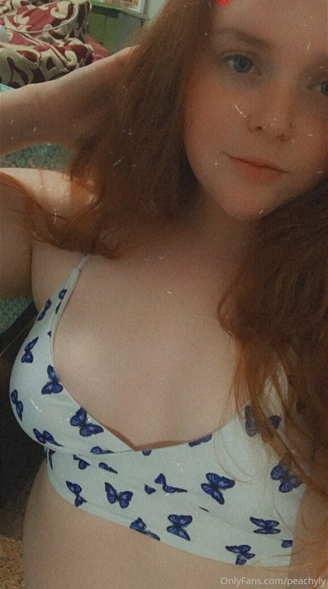 peachyly sexy pornstar photos