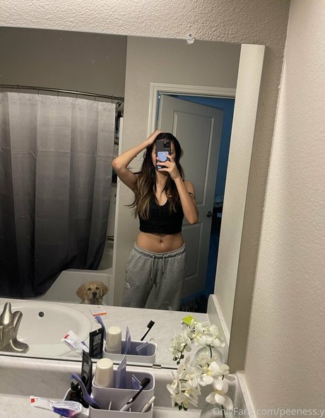 peeness y free actress photos