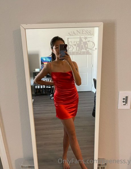 peeness y beautiful model galleries