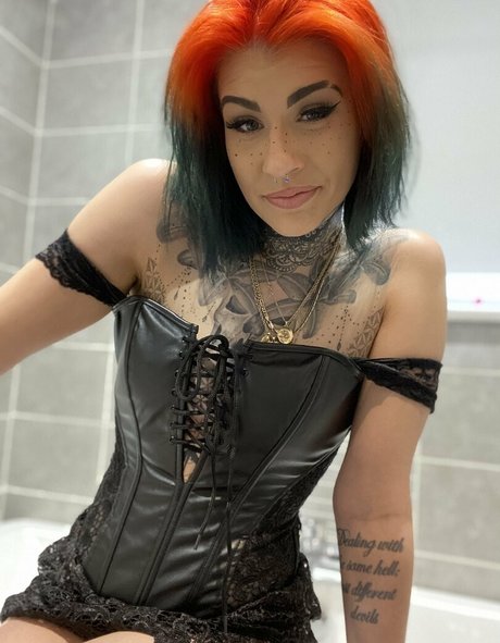 dee louisexxx model exclusive photo