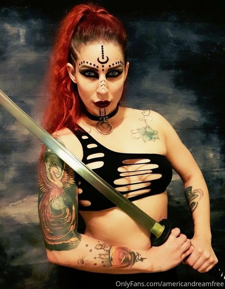 larraphoenix nudes star pictures