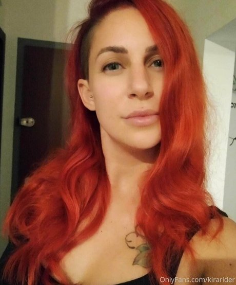 larraphoenix nudes actress image