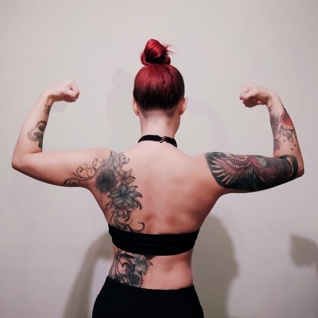 larraphoenix best actress photos