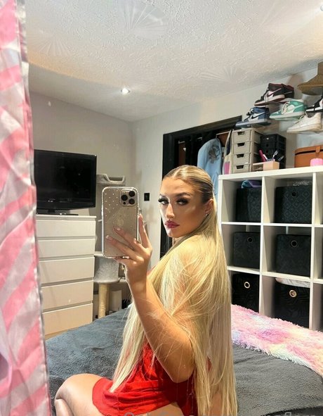 Ebony Tomkins pornstar pretty pic