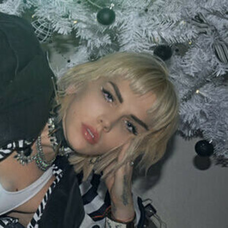 iamheaveniamhell nude star gallery