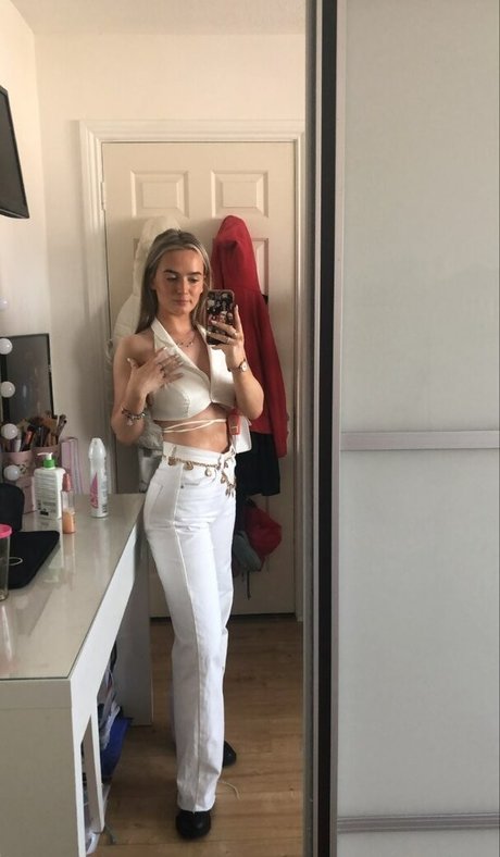 Aiobhin model perfect galleries