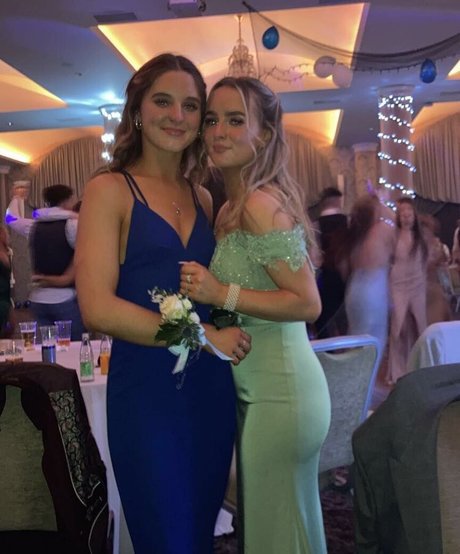 Aiobhin model pretty images